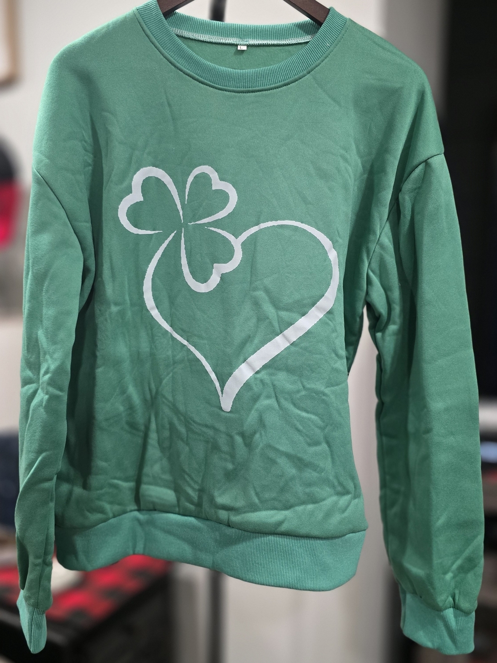 Green Shamrock Heart Graphic Pullover Crewneck Sweatshirt Size L